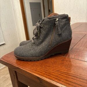 Dr. Scholl’s Nelly Wedge Boots Women’s 7M Gray Lace Up Side Zip Comfort Booties